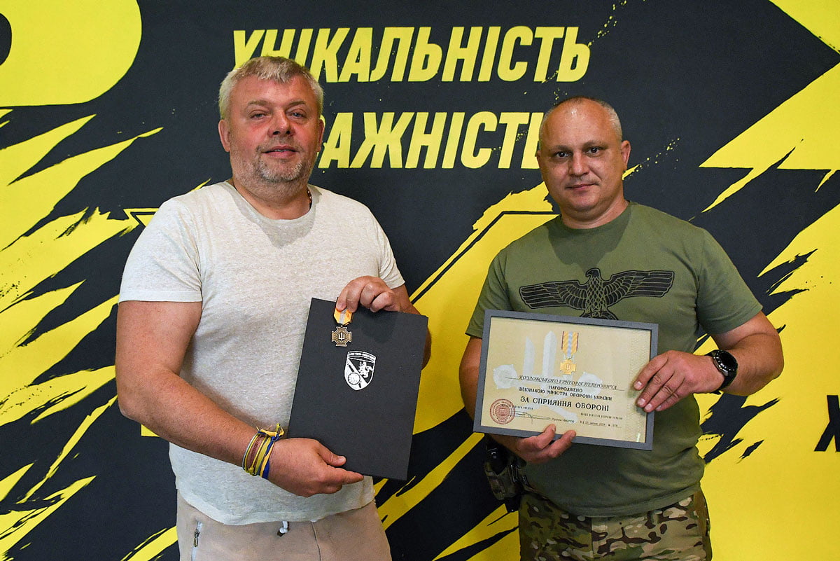 Григорій Козловський отримав медаль від Міністра оборони за підтримку українських воїнів