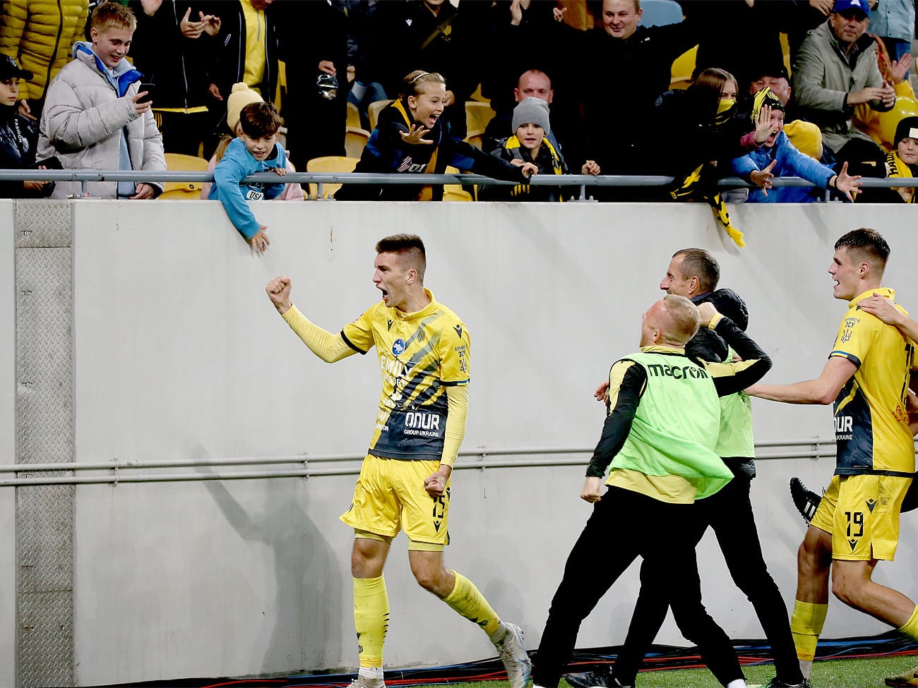 «РУХ» ПЕРЕМІГ «КАРПАТИ» ТА ВИЙШОВ У ЧВЕРТЬФІНАЛ VBET КУБКА УКРАЇНИ